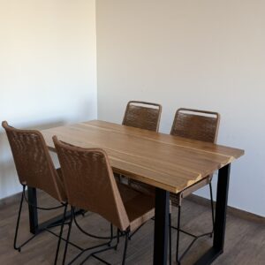 Juego De Comedor Mesa Genova Petiribi con 4 sillas Pesaro
